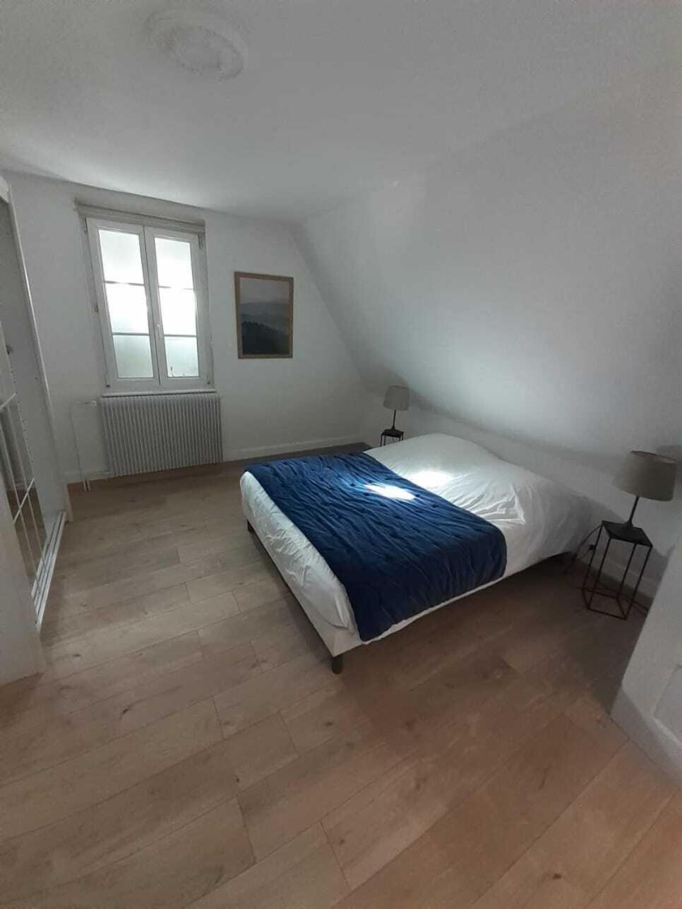Two-Bedroom Apartment City View